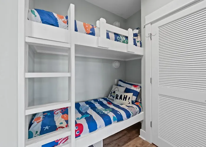 Latitudes 'n Attitudes Apartment
